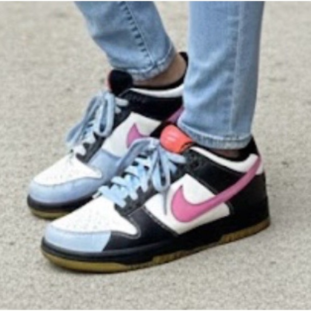 Nike Women's Athletic Shoes - Black, White, and Pink